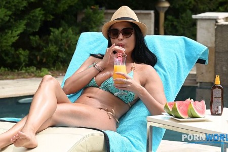 DP Anissa Kate - Sunbathing Hottie Takes A Titty Cumshot After Poolside BBC DP Threesome GP3254.mp4_snapshot_00.16.907