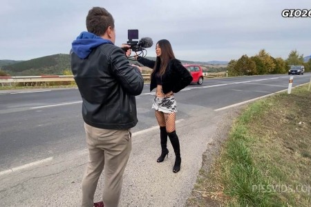 DP Jureka Del Mar, Alexxa Vice, Vittoria Divine, Nicole Rae, Nuria Millan - Behind the pissing scenes 190 XF412.mp4_snapshot_00.13.17.420