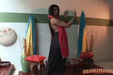 DP Fabiane Thompson - Carinho Das India.mp4_snapshot_01.20.446
