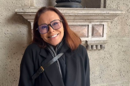 DP Olivia Del Rio - Olivia, 56 years old, a self-proclaimed cougar with an insatiable appetite.mp4_snapshot_04.16.160