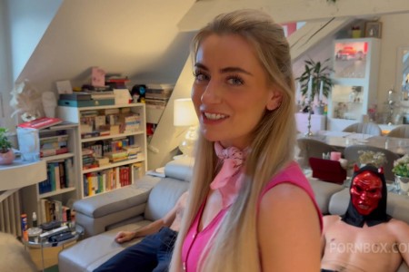 DP Emily Belle - Emily Belle's Devils & Angel - 3on1 DP Gangbang & very first DVP at Home.mp4_snapshot_00.40.587