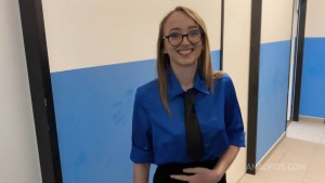 DP Emejota - Secretary AH309 BTS.mp4_snapshot_00.02.442