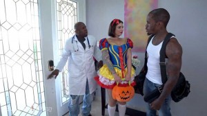 DP Ivy Lebelle - Goes Trick Or Treating For Double Penetration.mp4_snapshot_00.36_[2019.11.01_14.43.26]