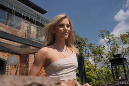 DP Candee Licious - The Blonde Siren.mp4_snapshot_02.57.717