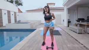 DP Vitoria Beatriz - Big ass gym trainer fucks four big studs with double anal penetration and drinks their p after a hard workout.mp4_snapshot_00.00.07.200