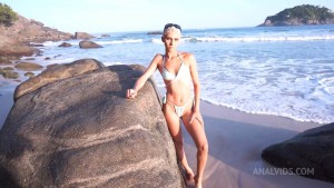 DP Heloa Green - Cute Brazilian Fucked In Front Of More Than 60 People At The Beach (DAP, DP, Anal, Public Sex, Monster Cock, BBC, DAP At The Beach. Unedited, Raw, Voyeur) OB237.mp4_snapshot_00.16.453