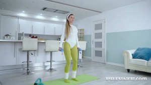 DP Valeria Fuentes - Want to see how like Valeria Fuentes pays for repairs.mp4_snapshot_00.01.671