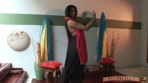 DP Fabiane Thompson - Carinho Das India.mp4_snapshot_01.20.446