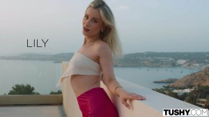 DP Lily Blossom - Intoxicating Blonde Lily Gets Double Penetration.mp4_snapshot_00.11.620