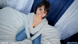 DP Noa - Petite DP.mp4_snapshot_00.01.640